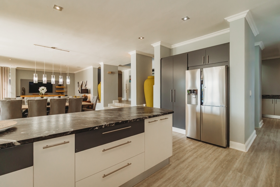 4 Bedroom Property for Sale in Herolds Bay Western Cape